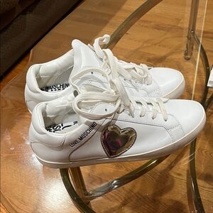 *LOVE MOSCHINO* ゴールドハート スニーカー 関税/送料込 Love Moschino | Shoes | New Love Moschino Red Heart Sneakers